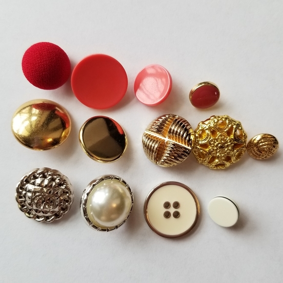 ❗Vintage Jackie Kennedy Style Gold and Peach Buttons❗ - Picture 2 of 3